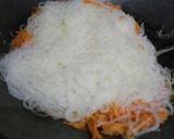 Foto langkah ke 2 dari resep Risol Bihun Bumbu Kacang.