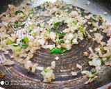 A picture of step 2 of Onion sandwich.