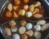 Foto langkah ke 7 dari resep Steamboat Homemade Kuah Tomyum.