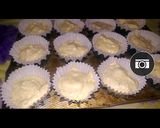 A picture of step 7 of Noreos Vaniila cupcake.
