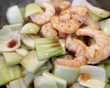 Foto del paso 9 de la receta: Pak choi salteado con langostinos