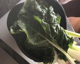 Foto del paso 2 de la receta: Picante de acelga con salmón a la Juliana