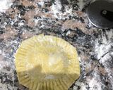 Foto del paso 3 de la receta: Ravioles caseros de ricota y nuez! Masa con curry 🤩