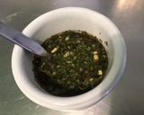 Une image de l'étape 4 de Sauce pour huîtres aux échalotes, herbes et deux vinaigres.