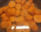 A picture of step 1 of Garlic buttered carrots.