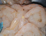 Foto del paso 1 de la receta: Arroz salteado con champiñones y gambas