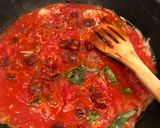 Une image de l'étape 2 de Orzo à la tomate et chorizo.