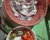 Foto langkah ke 1 dari resep Oseng Cumi Bawang Bombay.