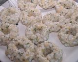 A picture of step 2 of Fasting sabudana donuts vada.
