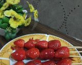 Foto langkah ke 6 dari resep Tanghulu | Permen Strawberry Korea.