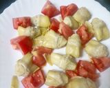 Foto del paso 1 de la receta: Ensalada de alcachofas, tomate, cebolla y atún