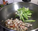蝦仁炒西洋芹的食譜步驟3照片