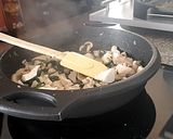 Foto del paso 9 de la receta: Galette con pollo, champiñones y espinacas