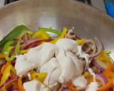 Foto del paso 8 de la receta: *SALMÓN CON PIMIENTOS FRESCOS Y CREMOSOS*