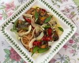 Gambar langkah 4 resipi 👩‍🍳Ikan Tenggiri Goreng Daun Kesum.