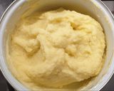 Almás-körtés csirkecomb krumplipürével recept fázis 6 fotója