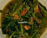 Foto langkah ke 5 dari resep Tumis kangkung pedas.