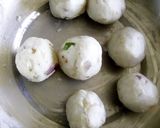 A picture of step 9 of Steamed rice balls with sizzled spicy chutney.