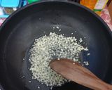 Foto langkah ke 3 dari resep Fetuccine Aglio Olio Baso Salmon.