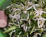 Foto langkah ke 1 dari resep Tumis Kangkung tanpa kecap.