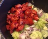 Une image de l'étape 3 de Soupe automnale aux poireaux courgettes tomates et concombre.