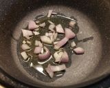A picture of step 1 of Vellutata di Asparagi e Parmigiano.