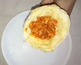 A picture of step 8 of Egg samosa with gravy.