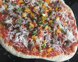 A picture of step 6 of Vegetable and meat pizza.