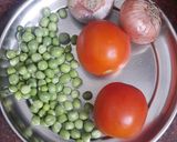 A picture of step 1 of Matar paneer.