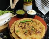 A picture of step 4 of Radish and Onion Paratha.