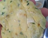 Foto langkah ke 3 dari resep Kue Bawang Simple.