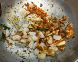 Gambar langkah 4 resipi Nasi Goreng Tomyam Mudah dan Sedap!.