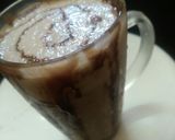 A picture of step 3 of Banana chocolate milkshake.