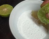 A picture of step 5 of Lemon flan froasting lemon.