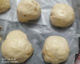 A picture of step 4 of Chicken bun.
