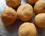 A picture of step 5 of Stuffed peanut chickpeas koftas in Spinach Curry.