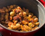 A picture of step 3 of Braised Figs with Lemongrass and Chili.