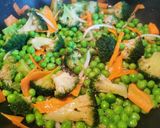 Fokhagymás királyrák pirított zöldséges-tojásos rizzsel recept fázis 2 fotója