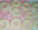 A picture of step 3 of Donuts I learn it from Huma.