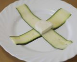 Rántott cukkini mozzarellával töltve recept fázis 2 fotója
