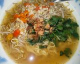 Foto langkah ke 6 dari resep Indomie Soto Hack Mirip Soto Asli.