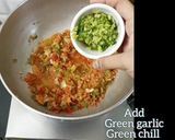 A picture of step 5 of Green pav bhaji recipe.