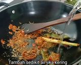 Foto langkah ke 4 dari resep Rebung Rebon Kuah Kuning.
