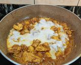 A picture of step 3 of Lahsuni makhani murg (with fresh cream).
