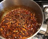 Hình bước làm 4 của món Khô cá cơm kho quẹt