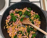 Une image de l'étape 2 de Pois chiches au épinards lardon.