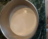 Foto del passaggio 6 della ricetta Cheesecake alla salsa di fragole mirtilli e cioccolato fondente