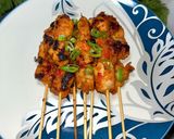 Foto langkah ke 5 dari resep Sate ayam bumbu merah.