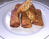 Foto langkah ke 6 dari resep Lumpia isi Ayam Wortel Pedas.