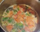 Foto langkah ke 3 dari resep Tomato Egg Drop Soup.